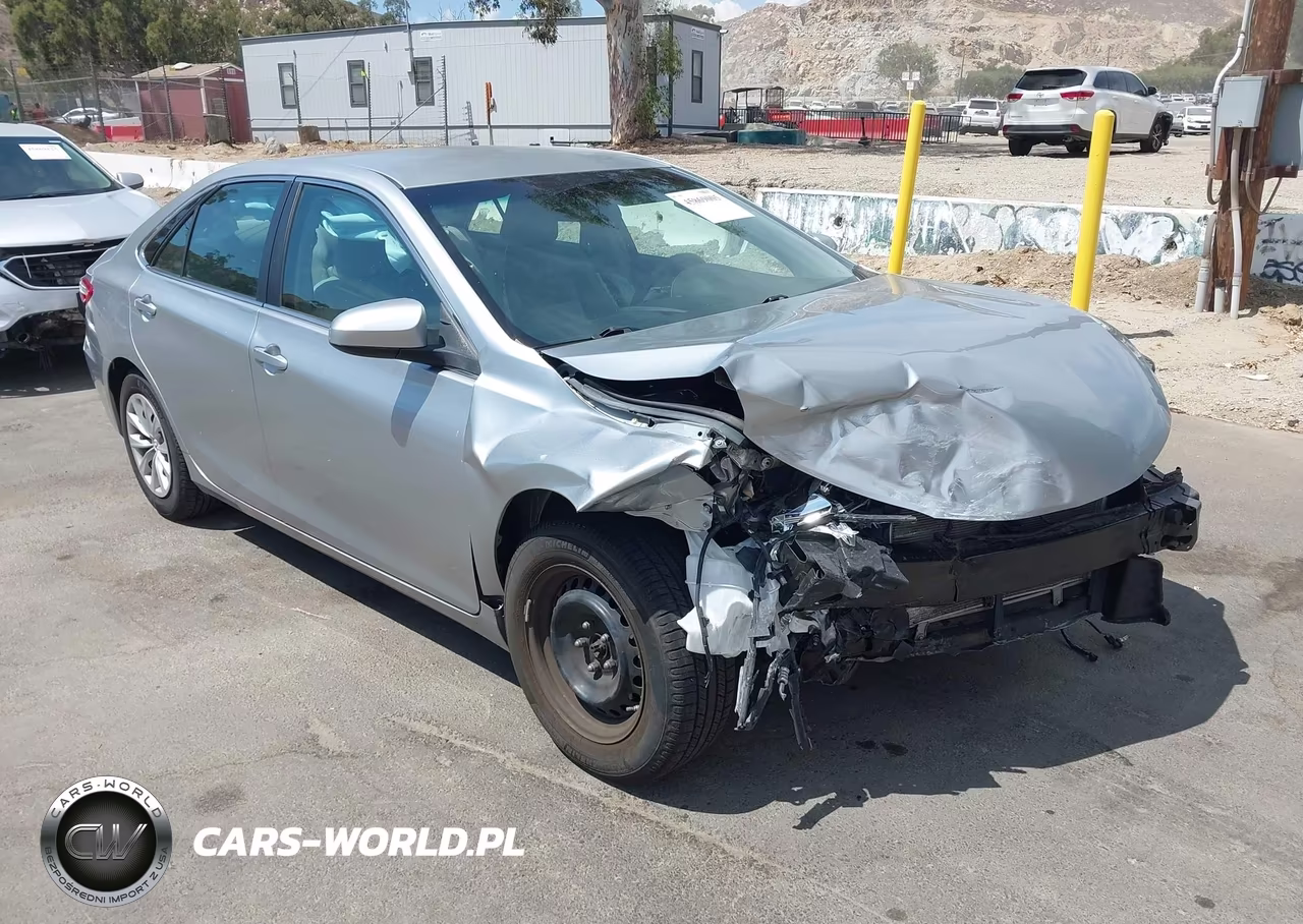 2017 Toyota Camry Le – zdjęcie 1 z 17