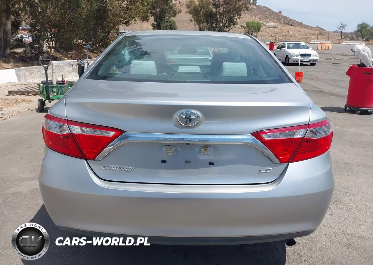 2017 Toyota Camry Le VIN:4T1BF1FK7HU807427 - 16