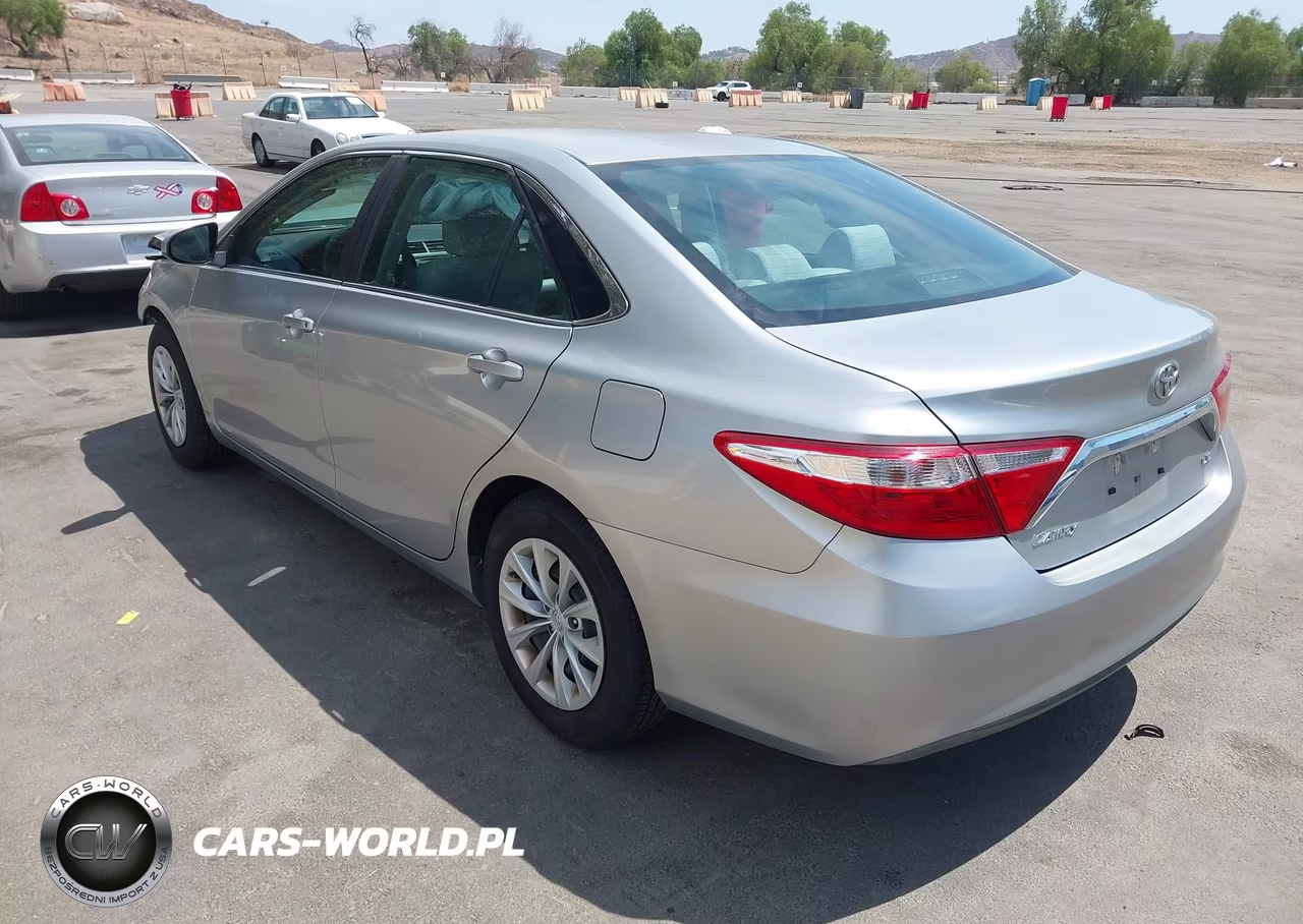2017 Toyota Camry Le VIN:4T1BF1FK7HU807427 - 3