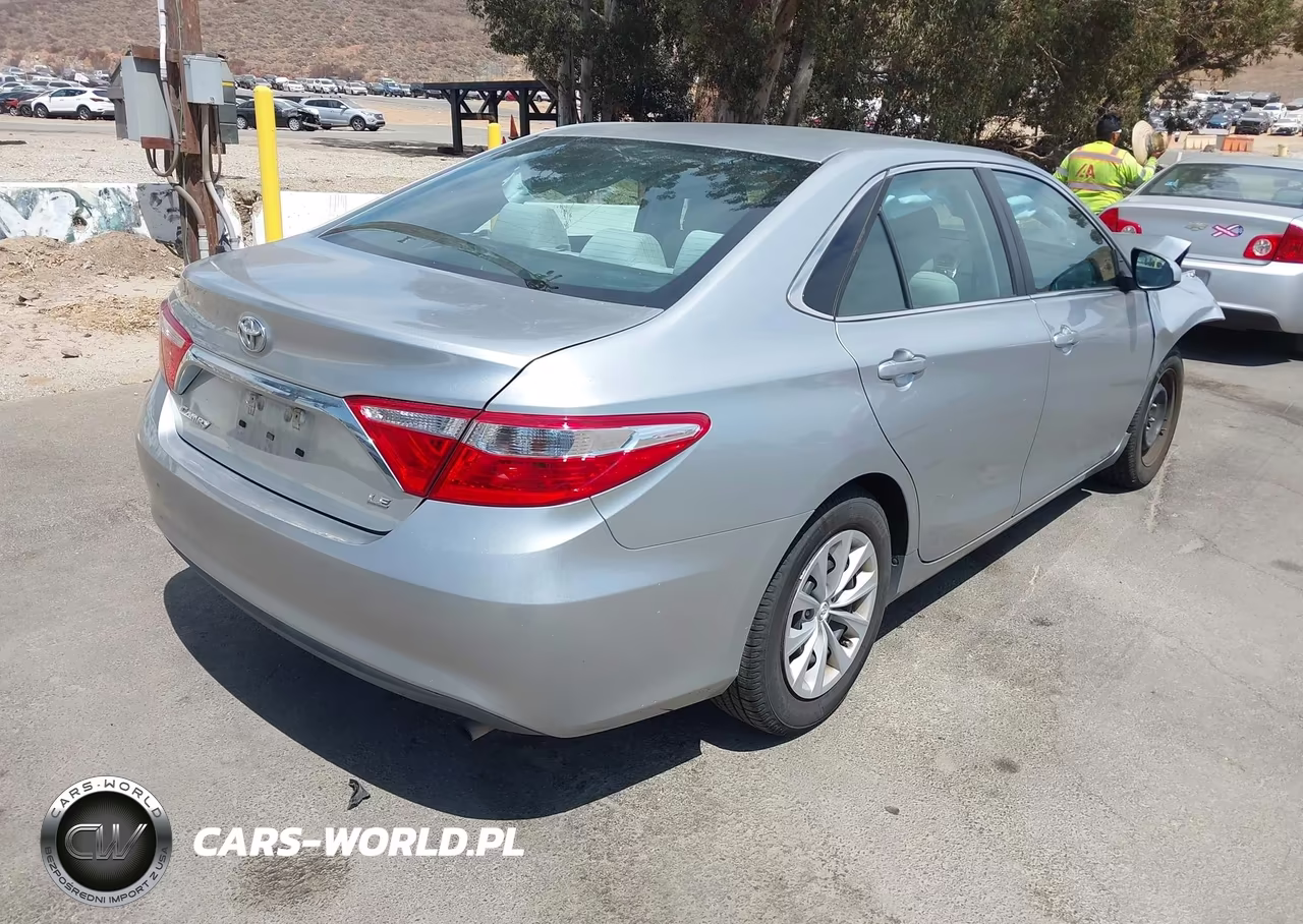 2017 Toyota Camry Le VIN:4T1BF1FK7HU807427 - 4