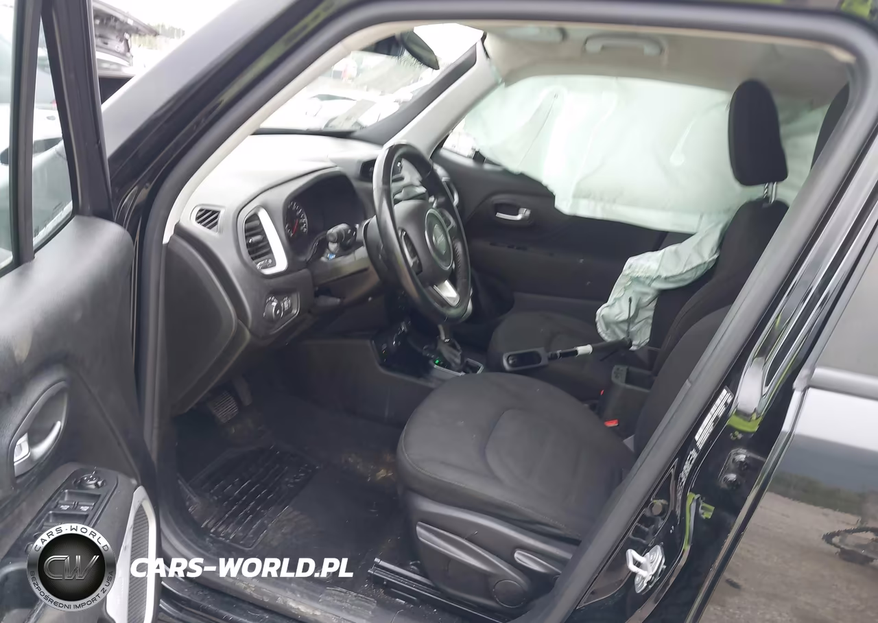 2020 Jeep Renegade Latitude 4X4 VIN:ZACNJBBBXLPL02033 - 5