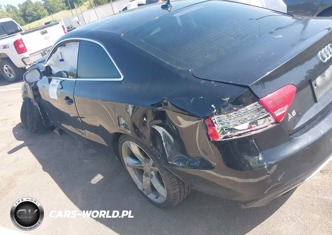 2011 Audi A5 2.0T Premium VIN:WAULFAFR2BA005590 - 3
