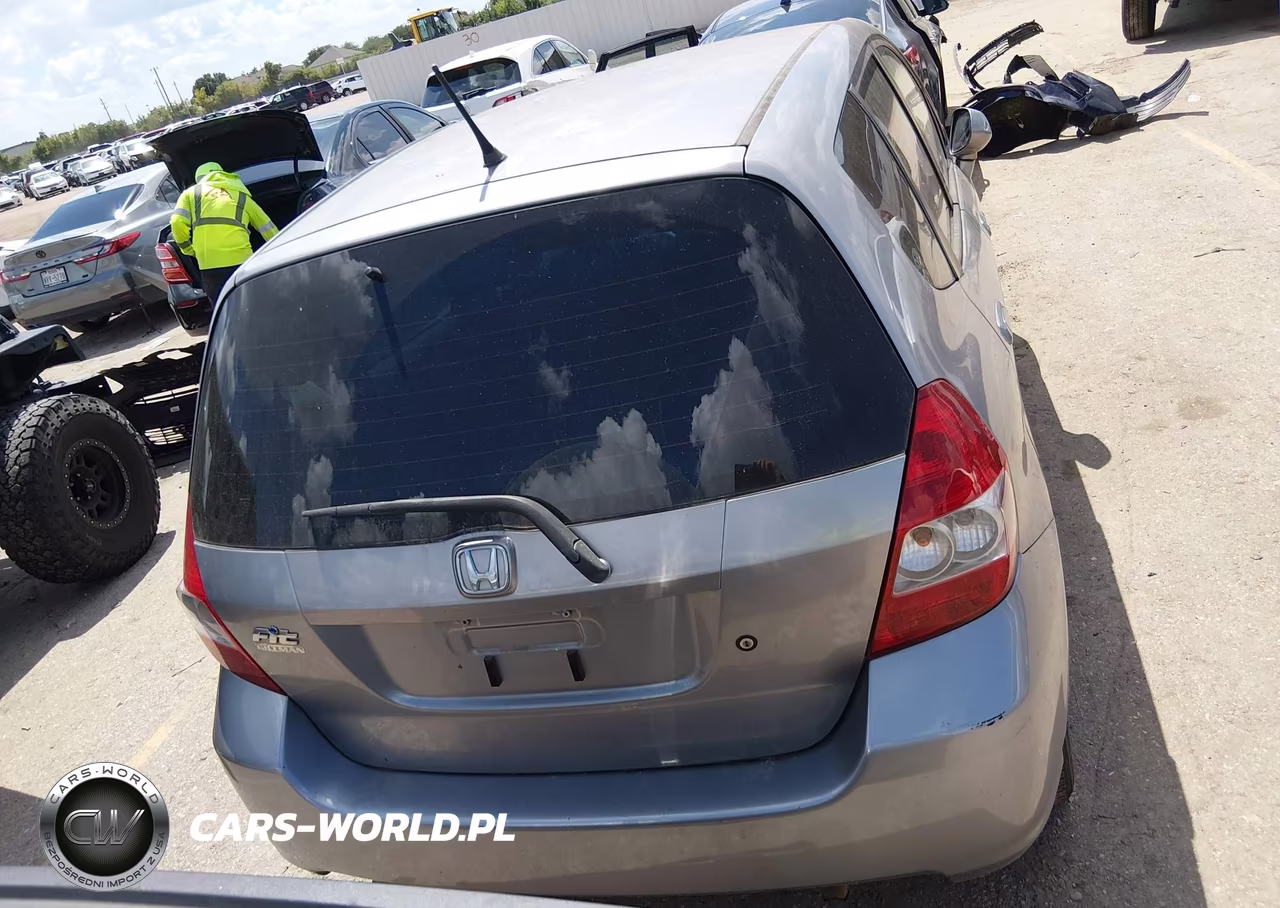 2008 Honda Fit VIN:JHMGD38458S018293 - 17