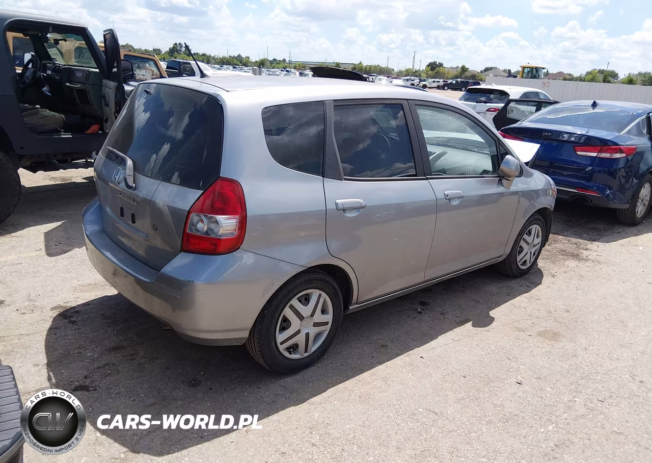 2008 Honda Fit VIN:JHMGD38458S018293 - 4