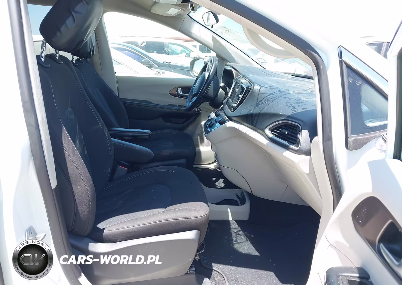 2022 Chrysler Voyager Lx VIN:2C4RC1CG6NR102770 - 5