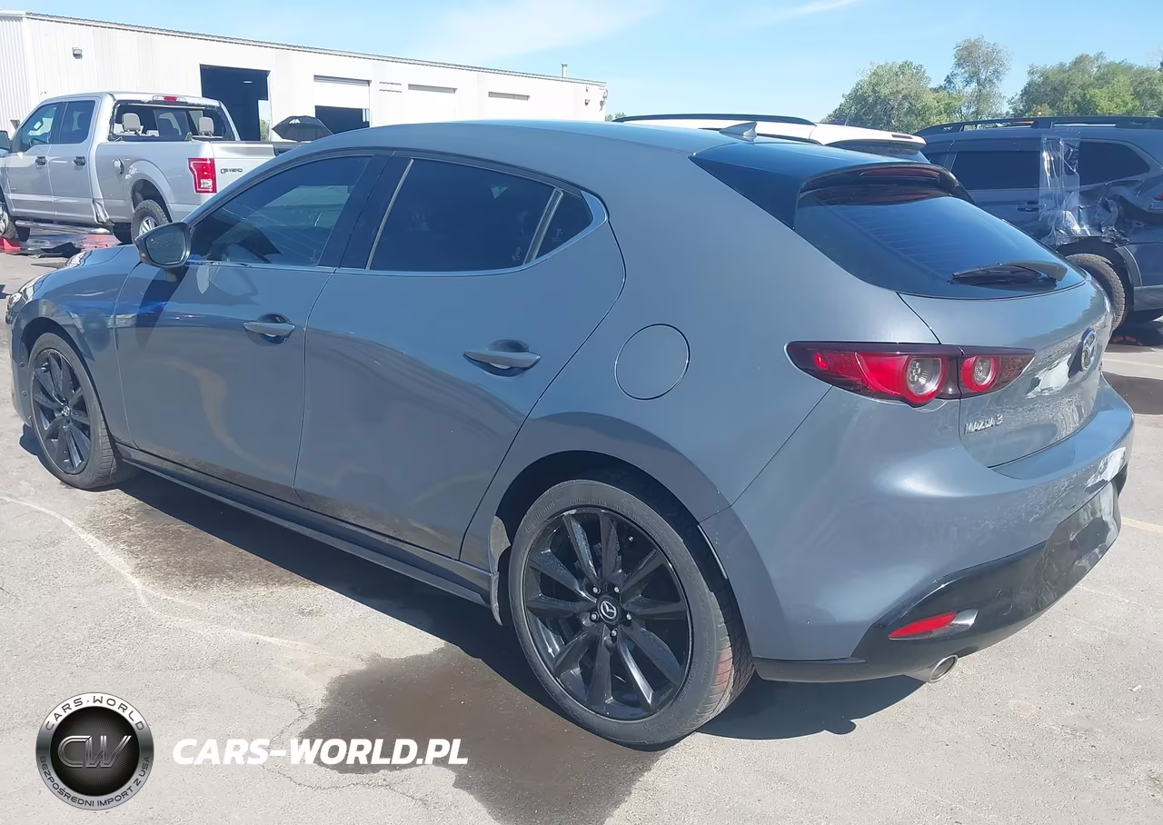 2021 Mazda Mazda3 Premium VIN:JM1BPAMLXM1304306 - 3