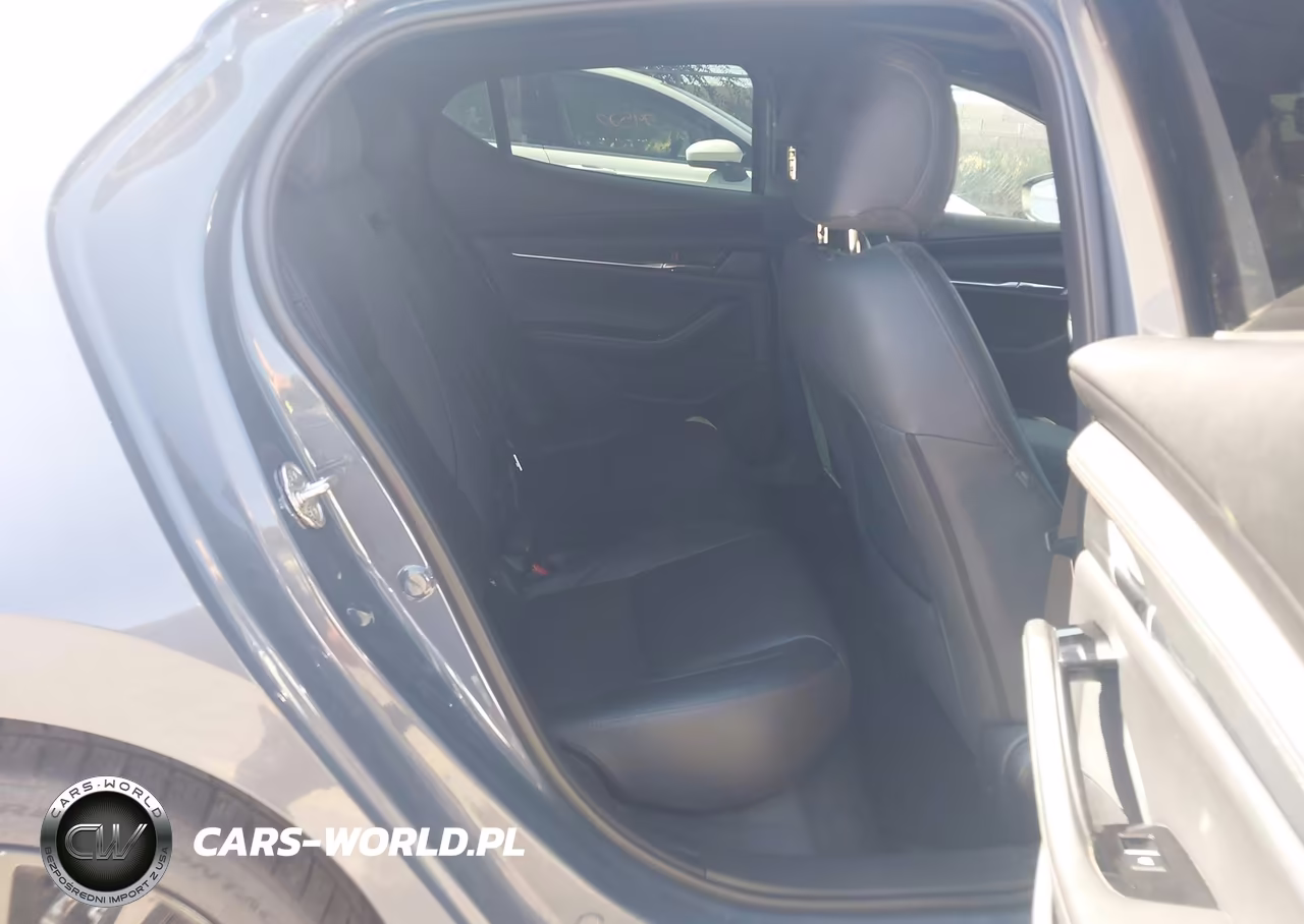 2021 Mazda Mazda3 Premium VIN:JM1BPAMLXM1304306 - 8