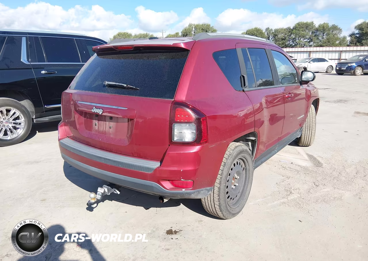 2015 Jeep Compass Sport VIN:1C4NJCBB1FD335661 - 4