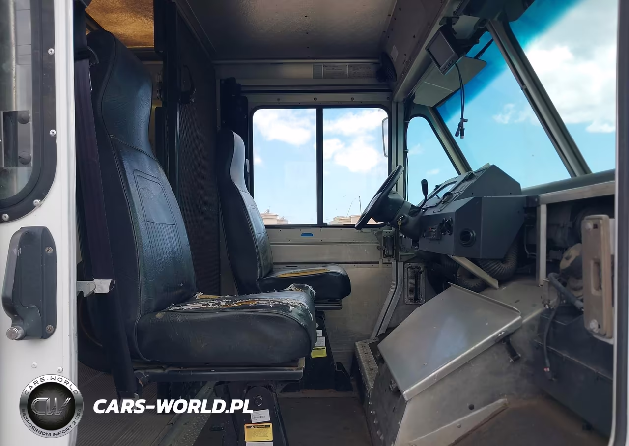 2017 Ford E-350 Stripped VIN:1FC3E3KS5HDC69873 - 5