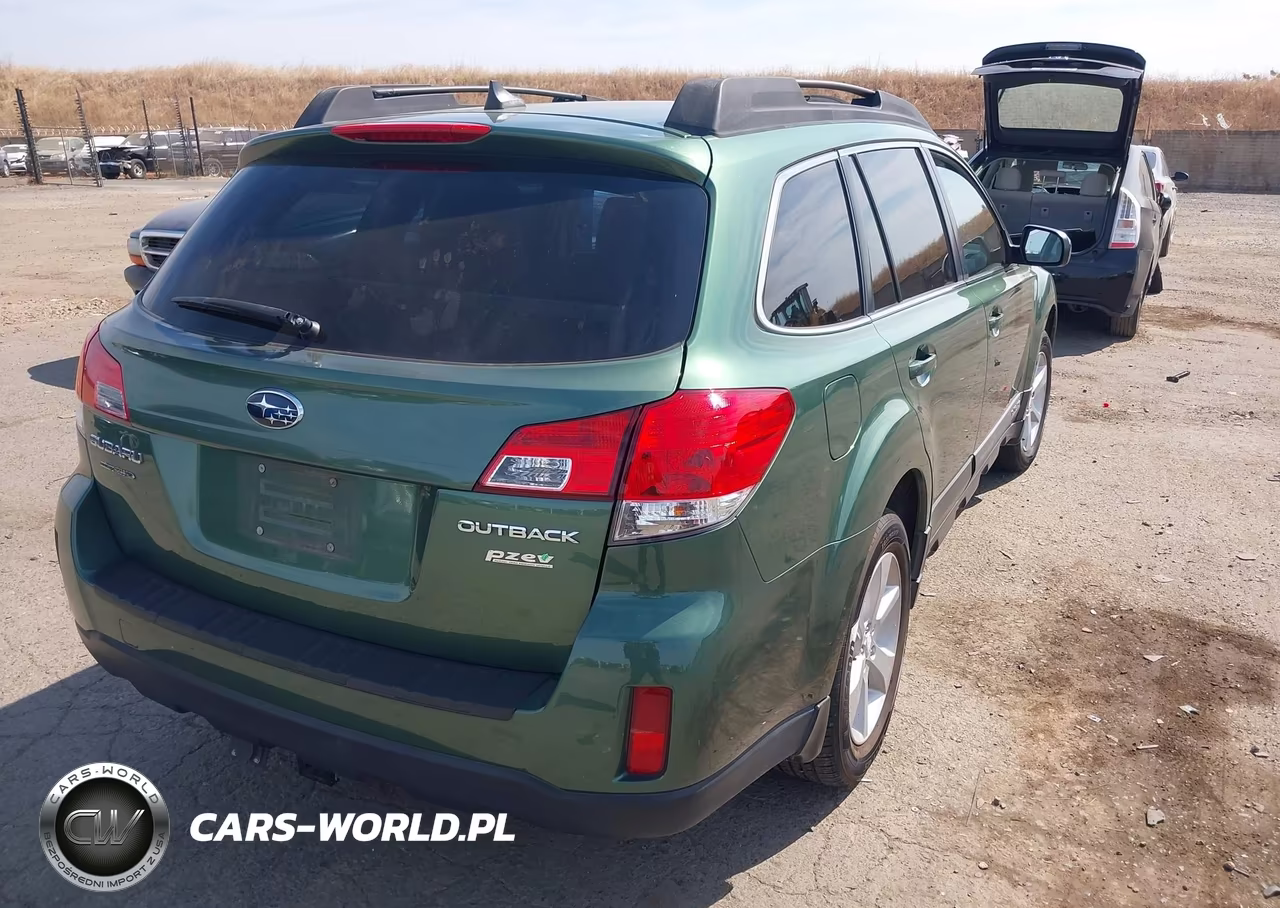 2014 Subaru Outback 2.5I Premium VIN:4S4BRBCC8E3205860 - 4
