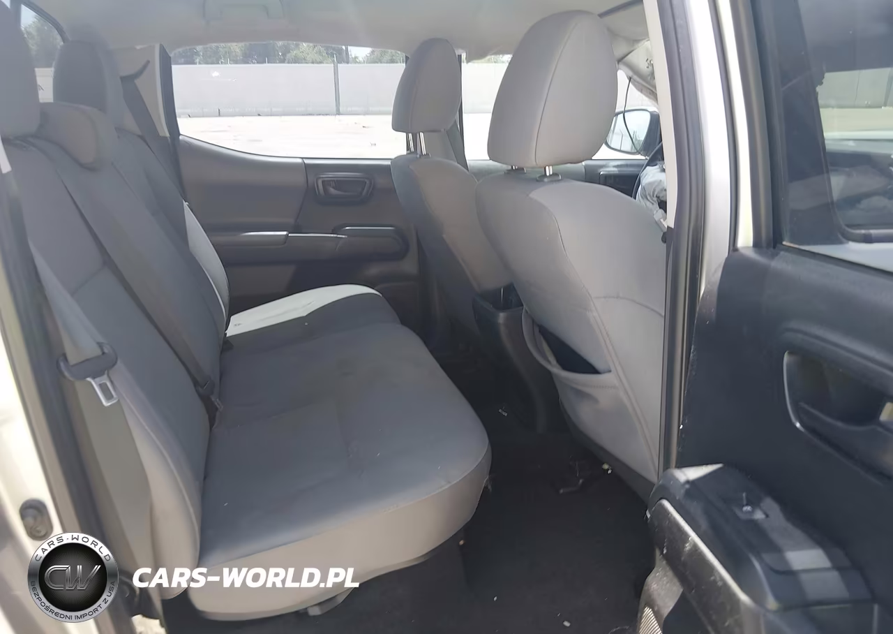 2018 Toyota Tacoma Sr VIN:5TFAX5GN5JX123347 - 8
