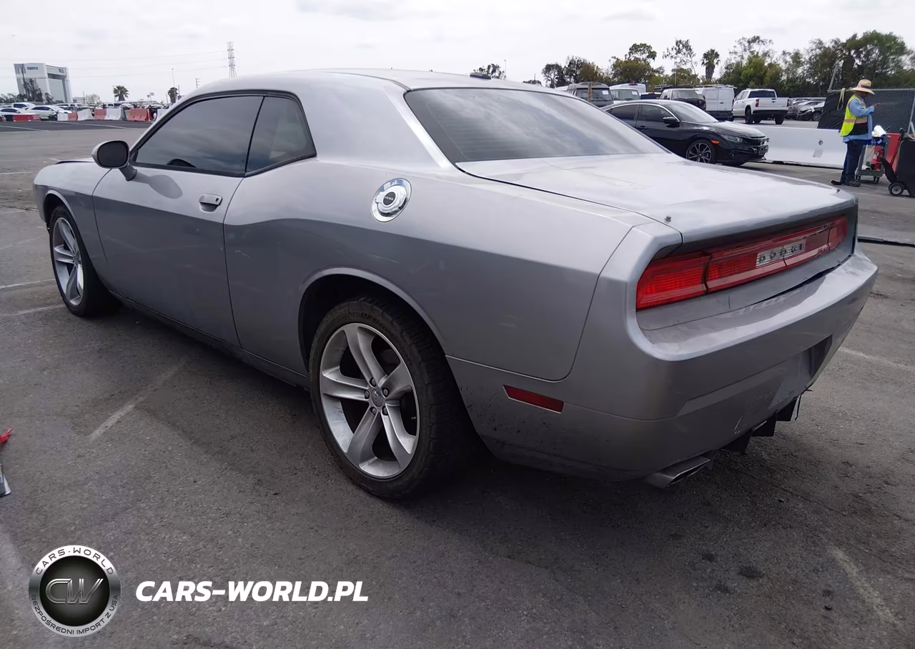 2013 Dodge Challenger Sxt VIN:2C3CDYAG0DH695775 - 3
