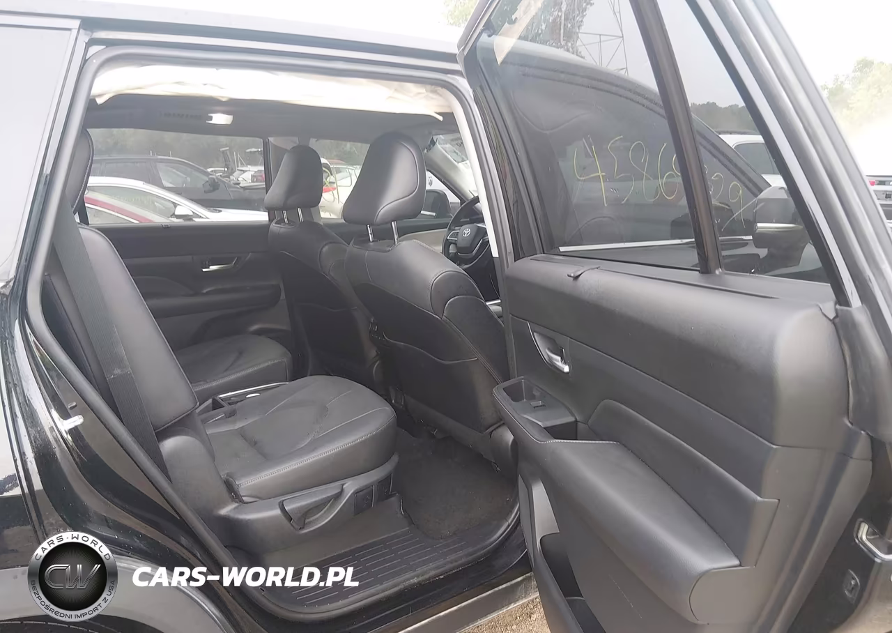 2024 Toyota Grand Highlander Platinum VIN:5TDAAAB51RS048178 - 8