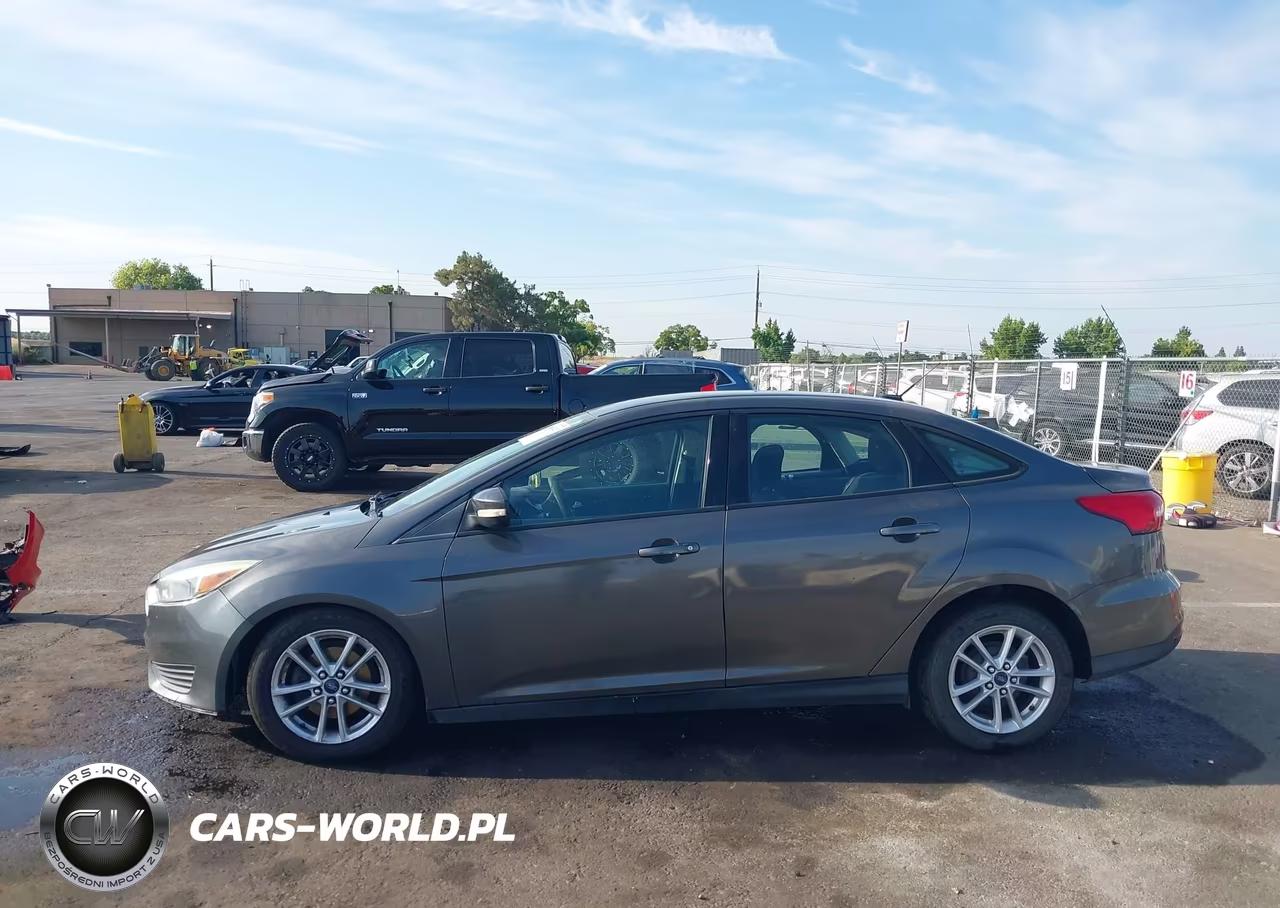 2015 Ford Focus Se VIN:1FADP3F2XFL204115 - 14