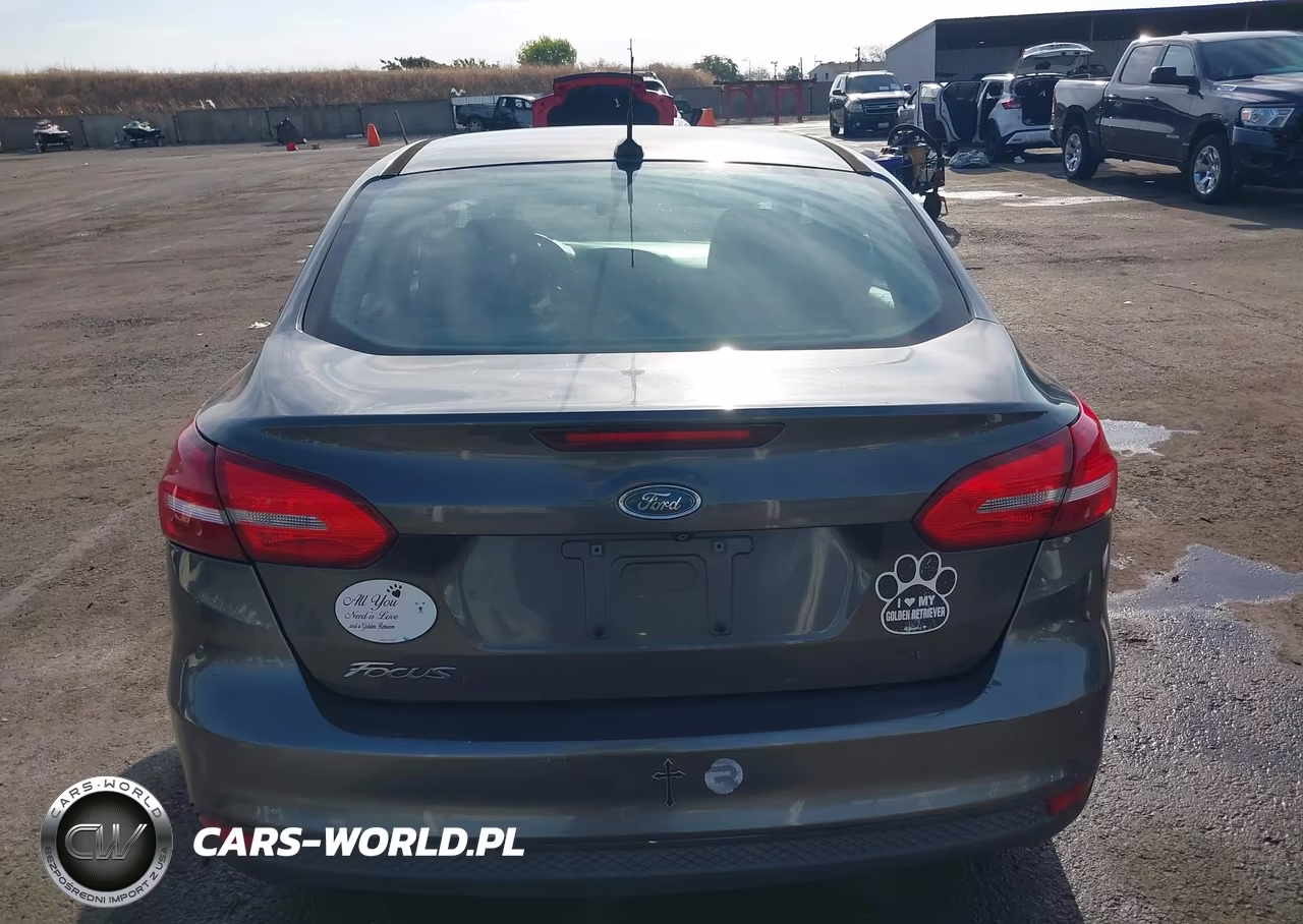 2015 Ford Focus Se VIN:1FADP3F2XFL204115 - 16