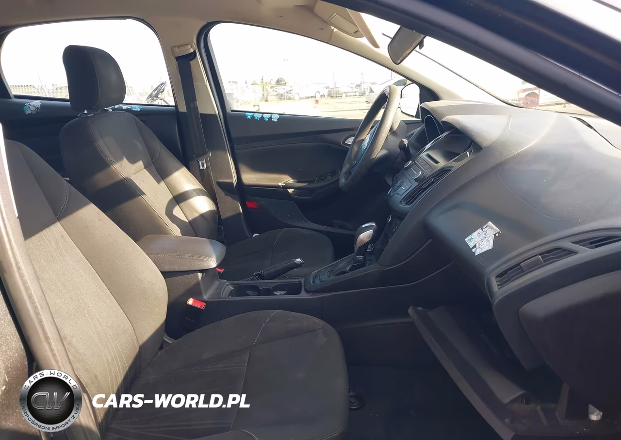 2015 Ford Focus Se VIN:1FADP3F2XFL204115 - 5