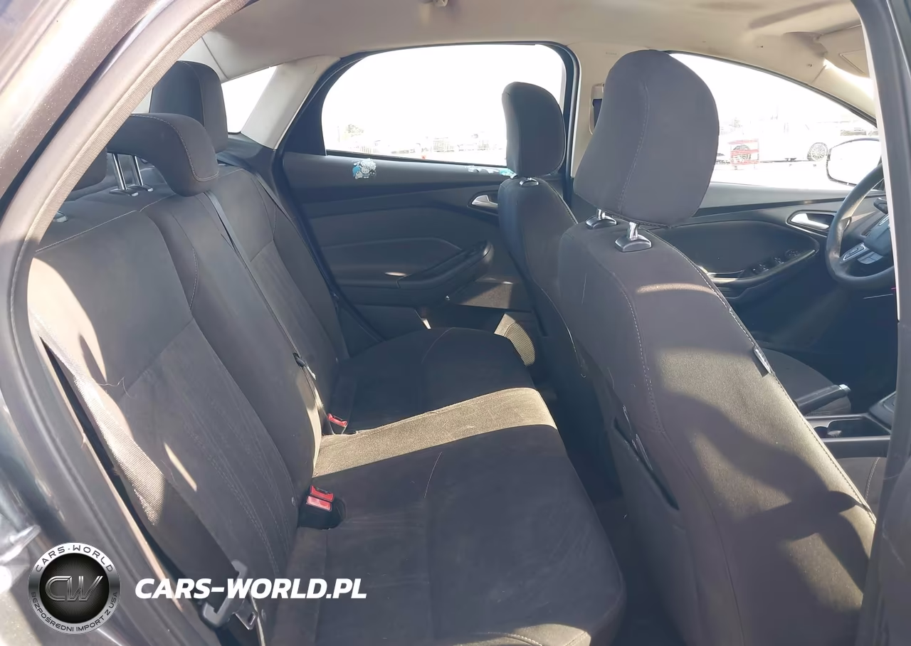 2015 Ford Focus Se VIN:1FADP3F2XFL204115 - 8