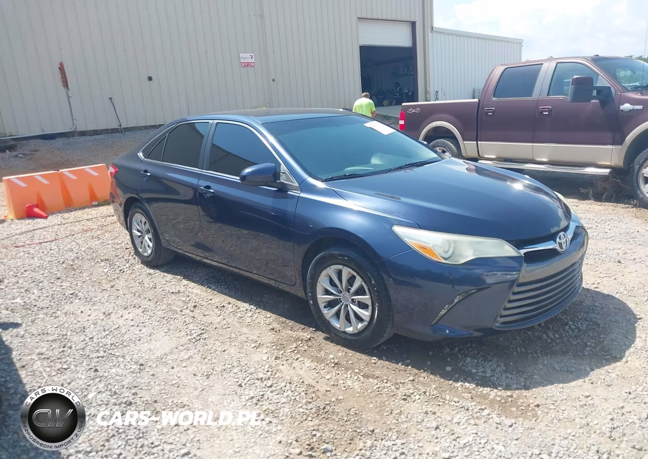 2016 Toyota Camry Le – zdjęcie 1 z 16