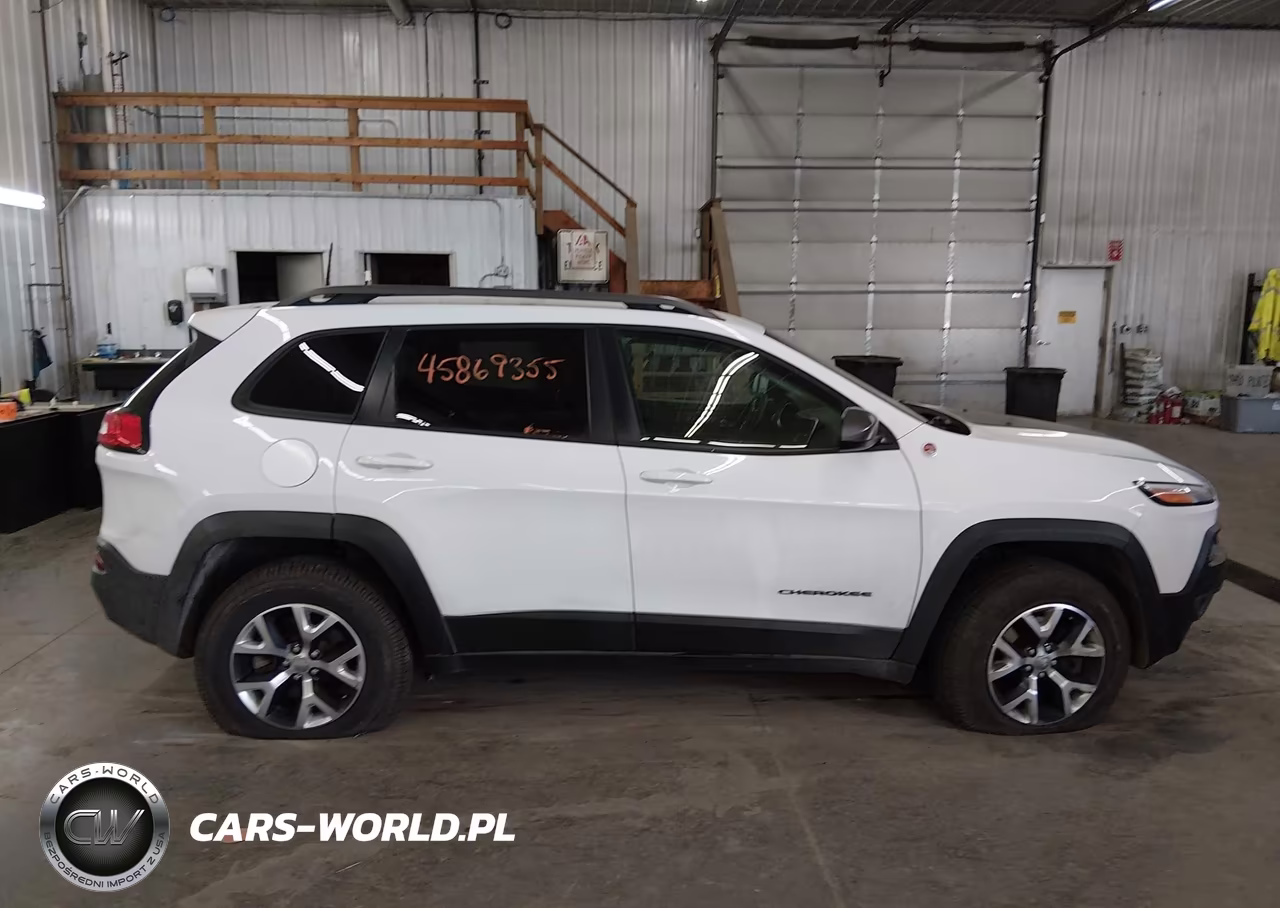 2015 Jeep Cherokee Trailhawk VIN:1C4PJMBS9FW786971 - 13