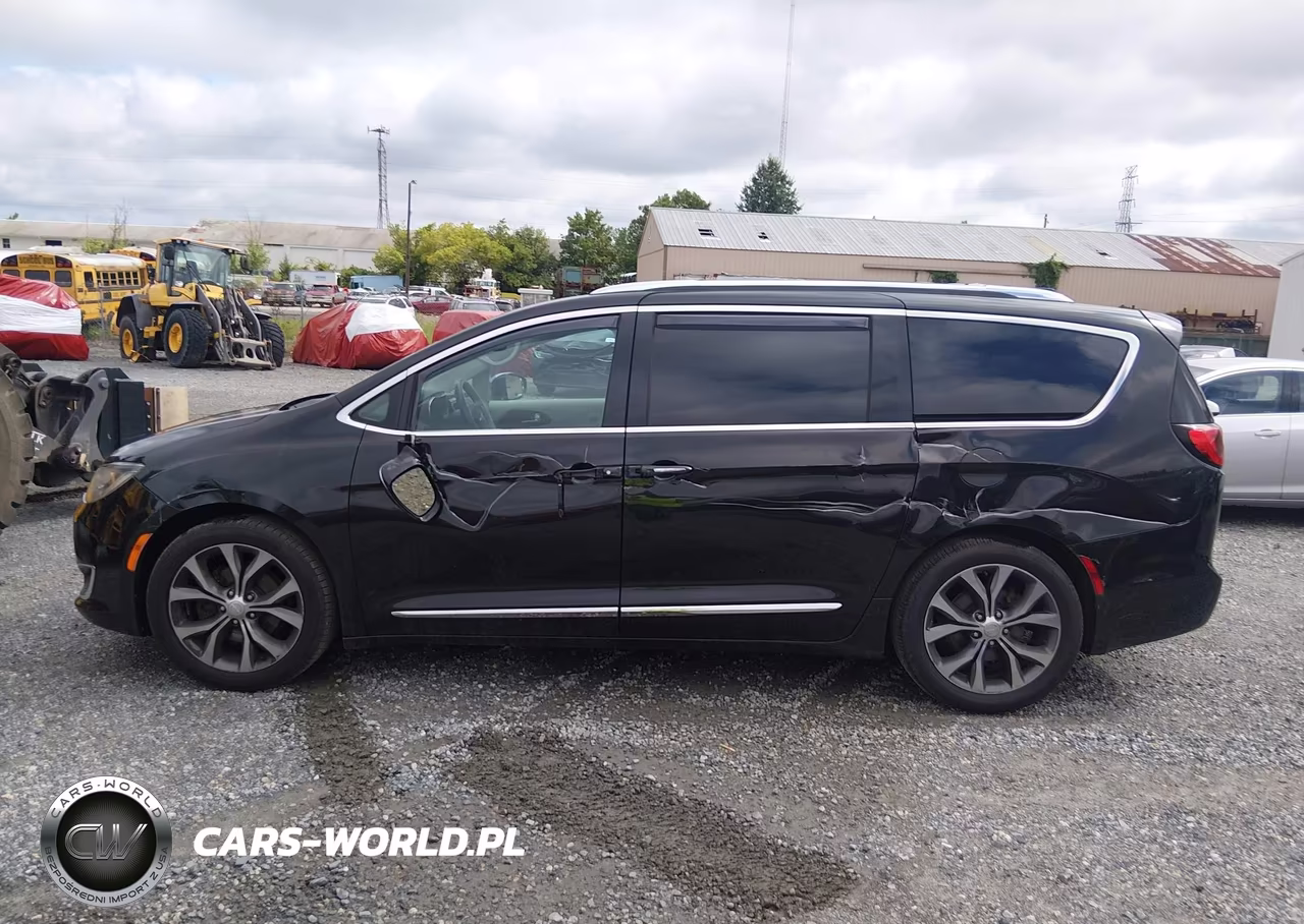2017 Chrysler Pacifica Limited VIN:2C4RC1GGXHR527956 - 14