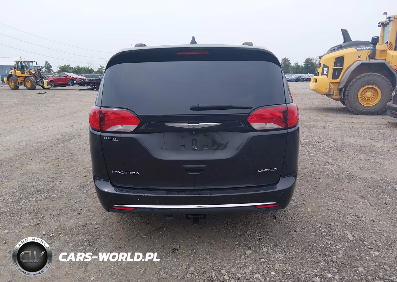 2017 Chrysler Pacifica Limited VIN:2C4RC1GGXHR527956 - 16