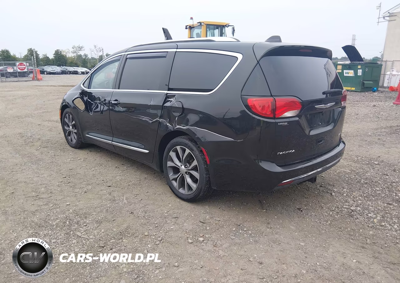 2017 Chrysler Pacifica Limited VIN:2C4RC1GGXHR527956 - 3