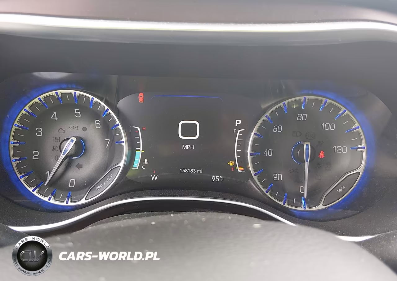 2017 Chrysler Pacifica Limited VIN:2C4RC1GGXHR527956 - 7