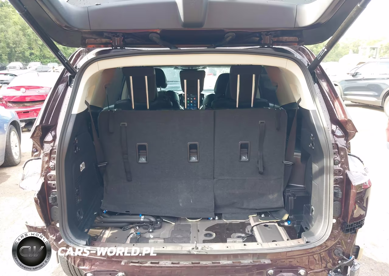 2024 Subaru Ascent Touring 7-Passenger VIN:4S4WMAWD3R3462591 - 18