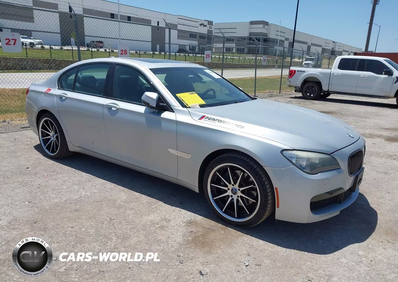 2013 BMW 740I