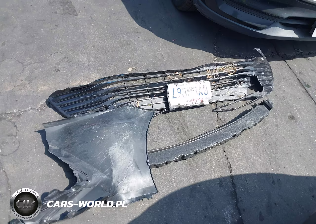 2018 Toyota Camry Le VIN:JTNB11HK0J3068022 - 12