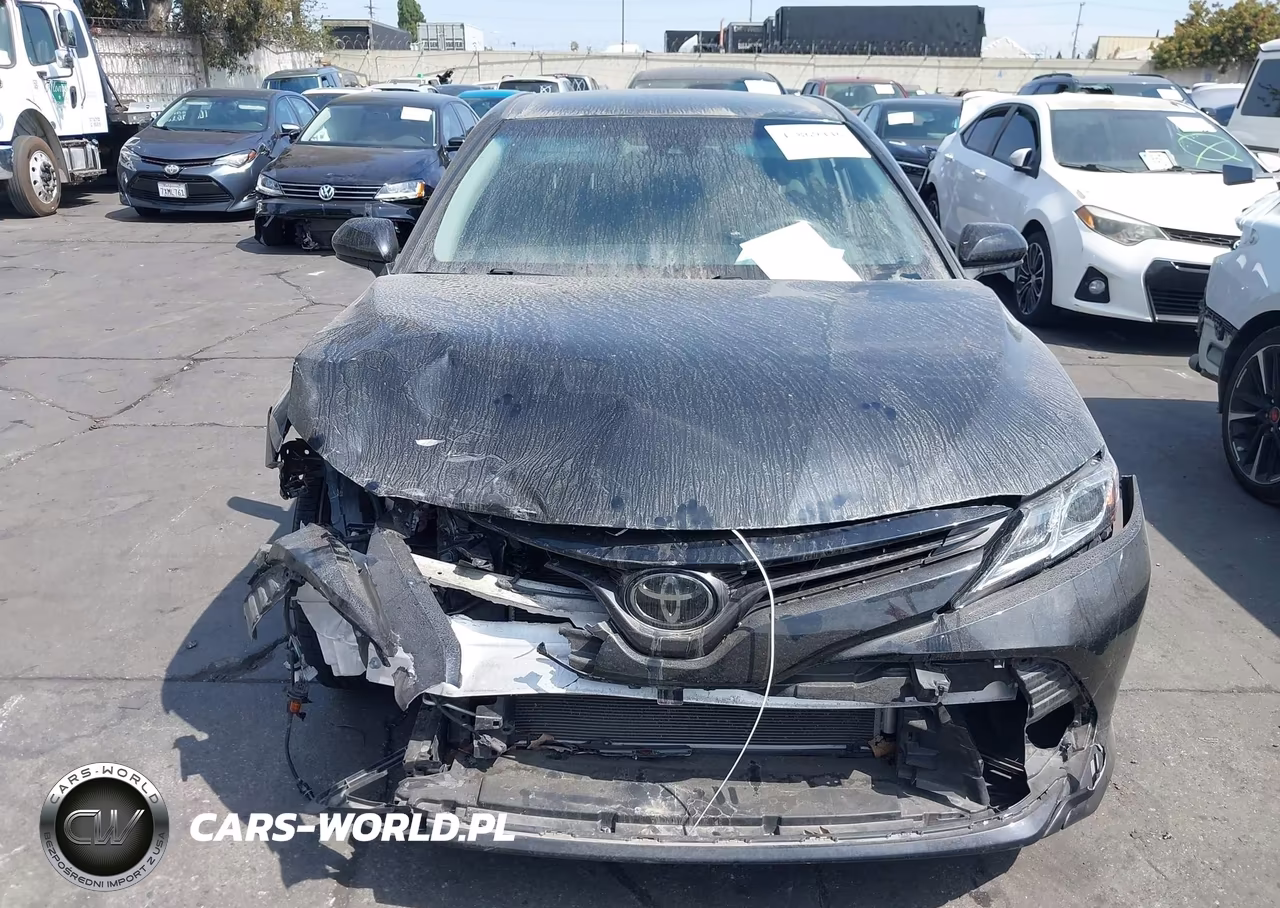 2018 Toyota Camry Le VIN:JTNB11HK0J3068022 - 13