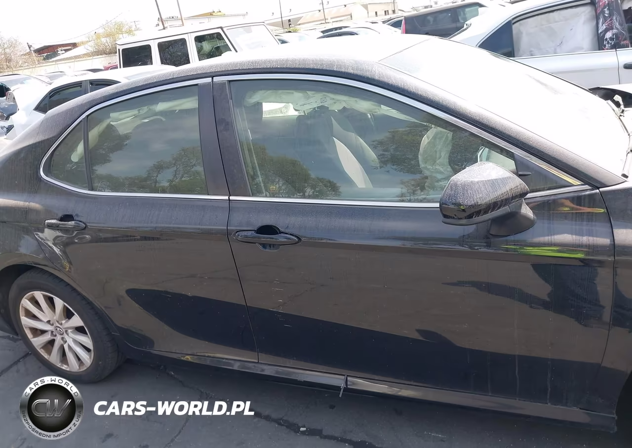 2018 Toyota Camry Le VIN:JTNB11HK0J3068022 - 14