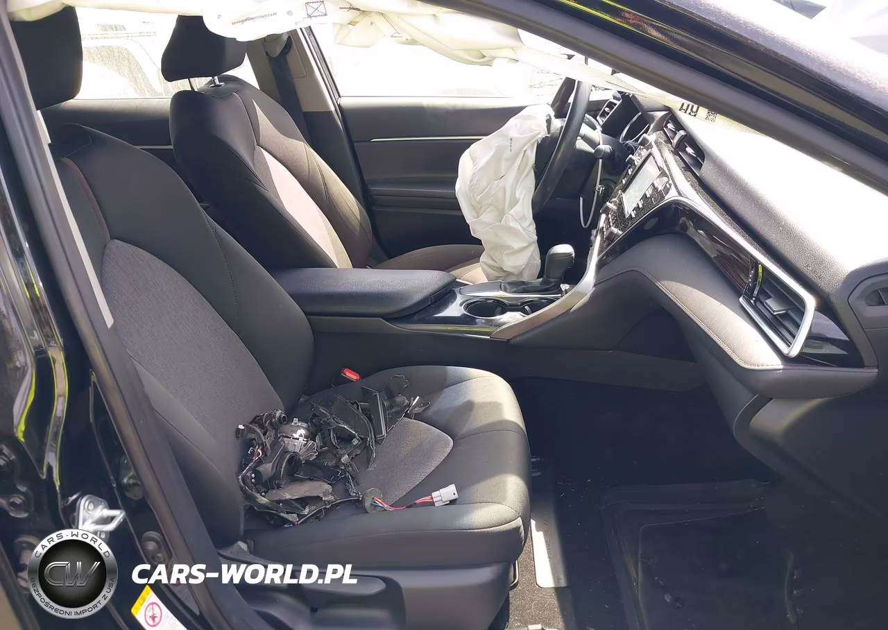 2018 Toyota Camry Le VIN:JTNB11HK0J3068022 - 5