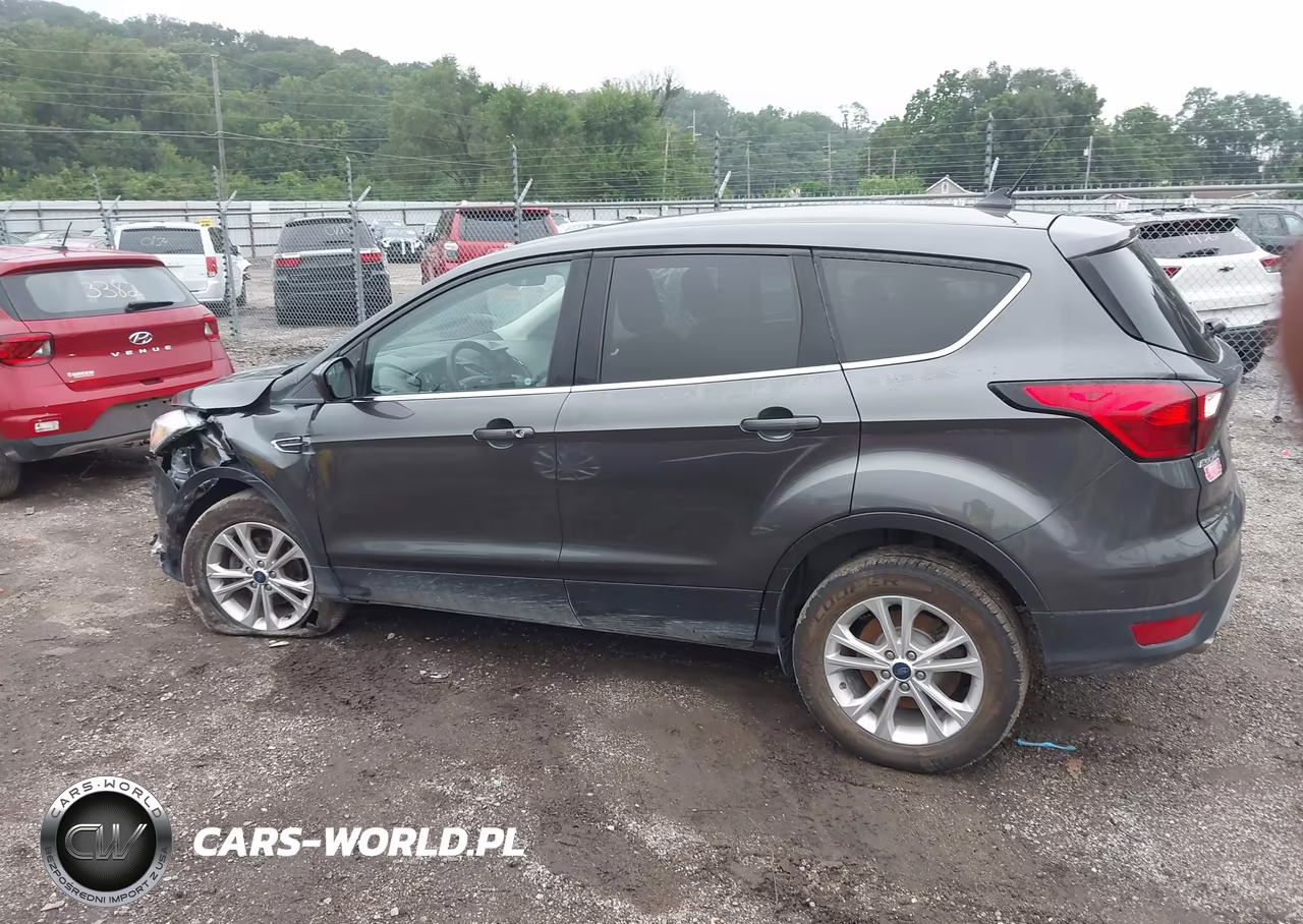 2019 Ford Escape Se VIN:1FMCU0GD4KUA33858 - 14