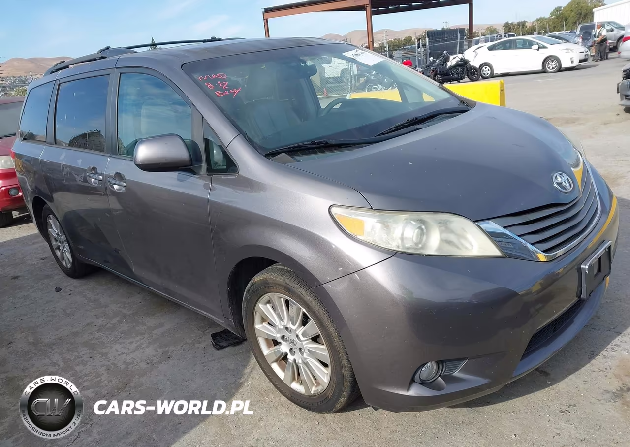2011 Toyota Sienna Xle – zdjęcie 1 z 16