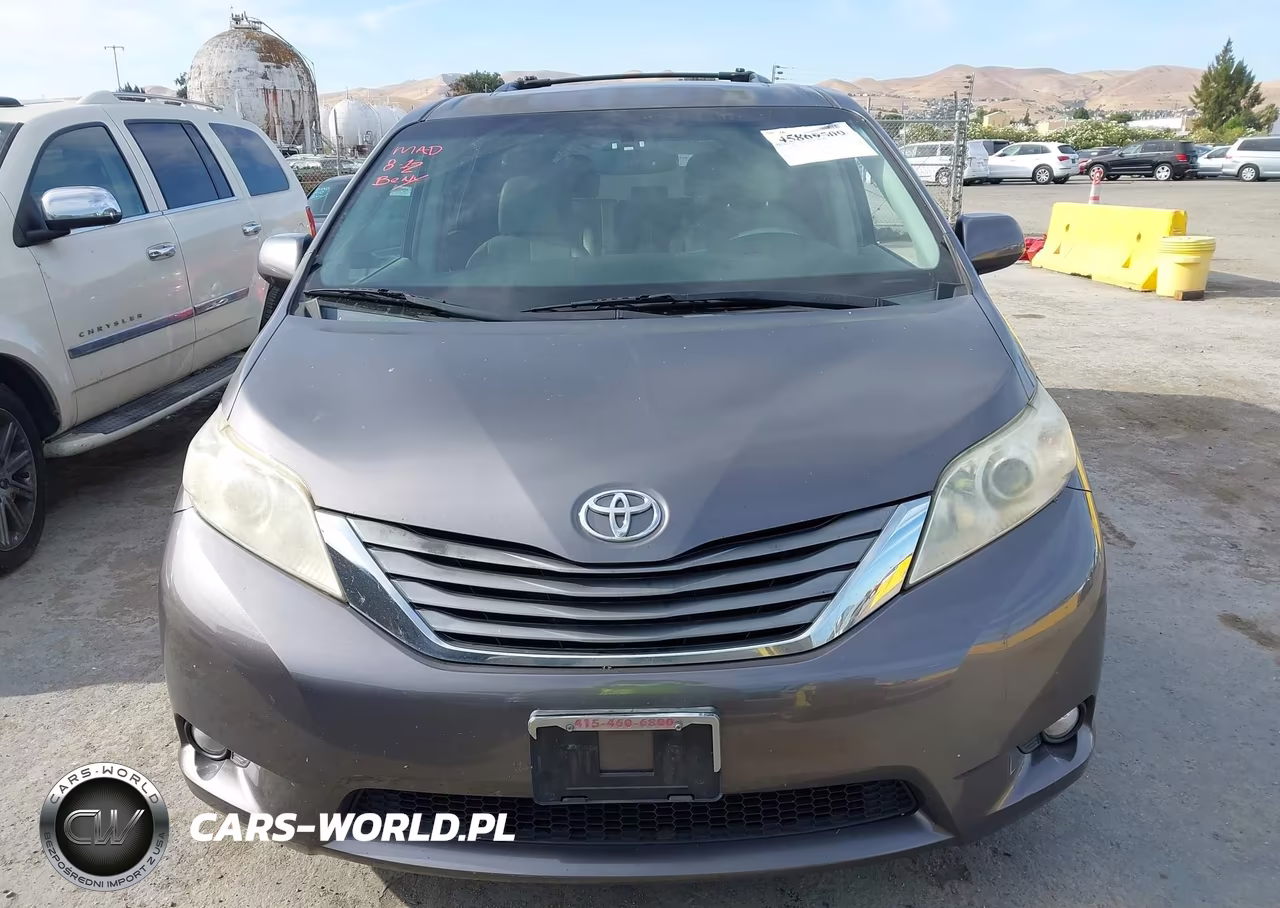 2011 Toyota Sienna Xle VIN:5TDDK3DC9BS010141 - 12