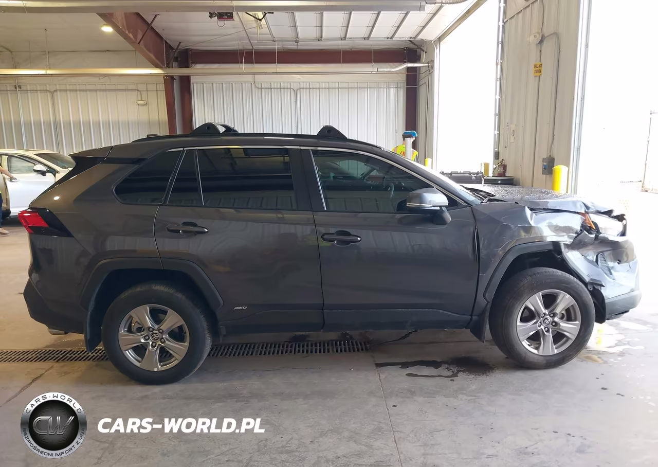 2024 Toyota Rav4 Hybrid Xle VIN:2T3RWRFV9RW207640 - 13