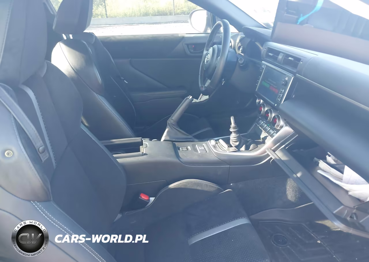 2024 Toyota Gr86 Premium VIN:JF1ZNBE11R9757638 - 5