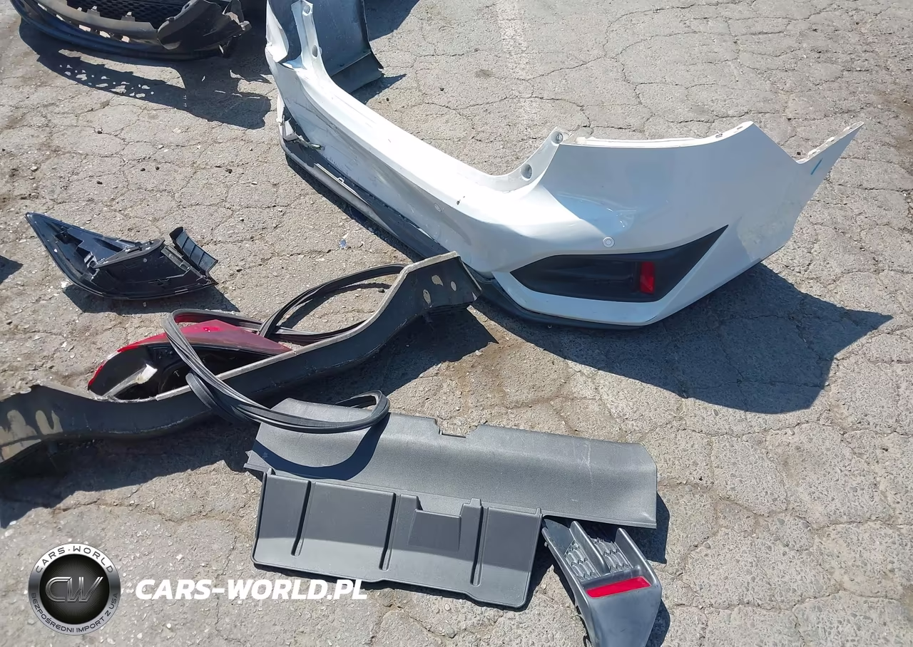 2018 Honda Clarity Plug-In Hybrid Touring VIN:JHMZC5F3XJC001474 - 12