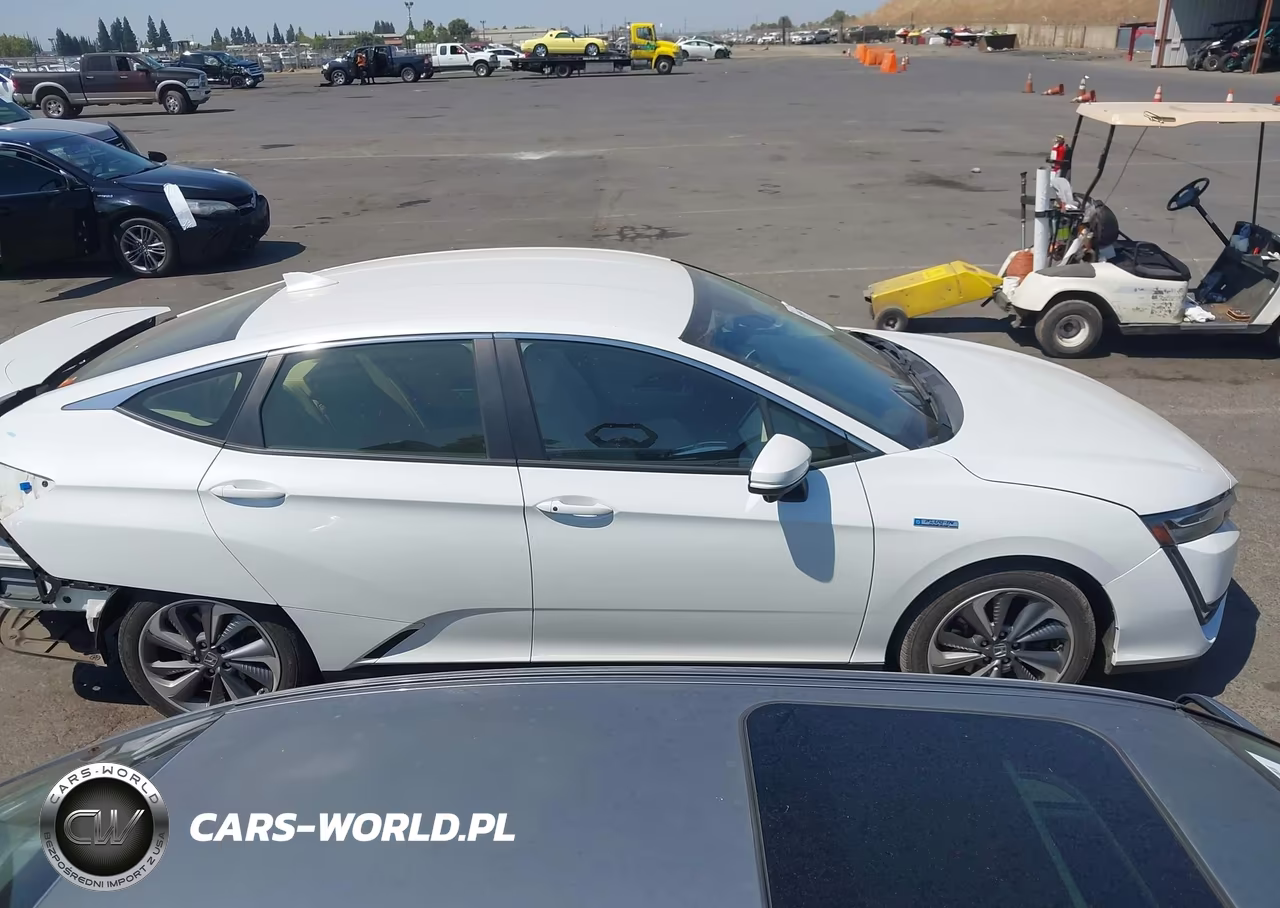 2018 Honda Clarity Plug-In Hybrid Touring VIN:JHMZC5F3XJC001474 - 14
