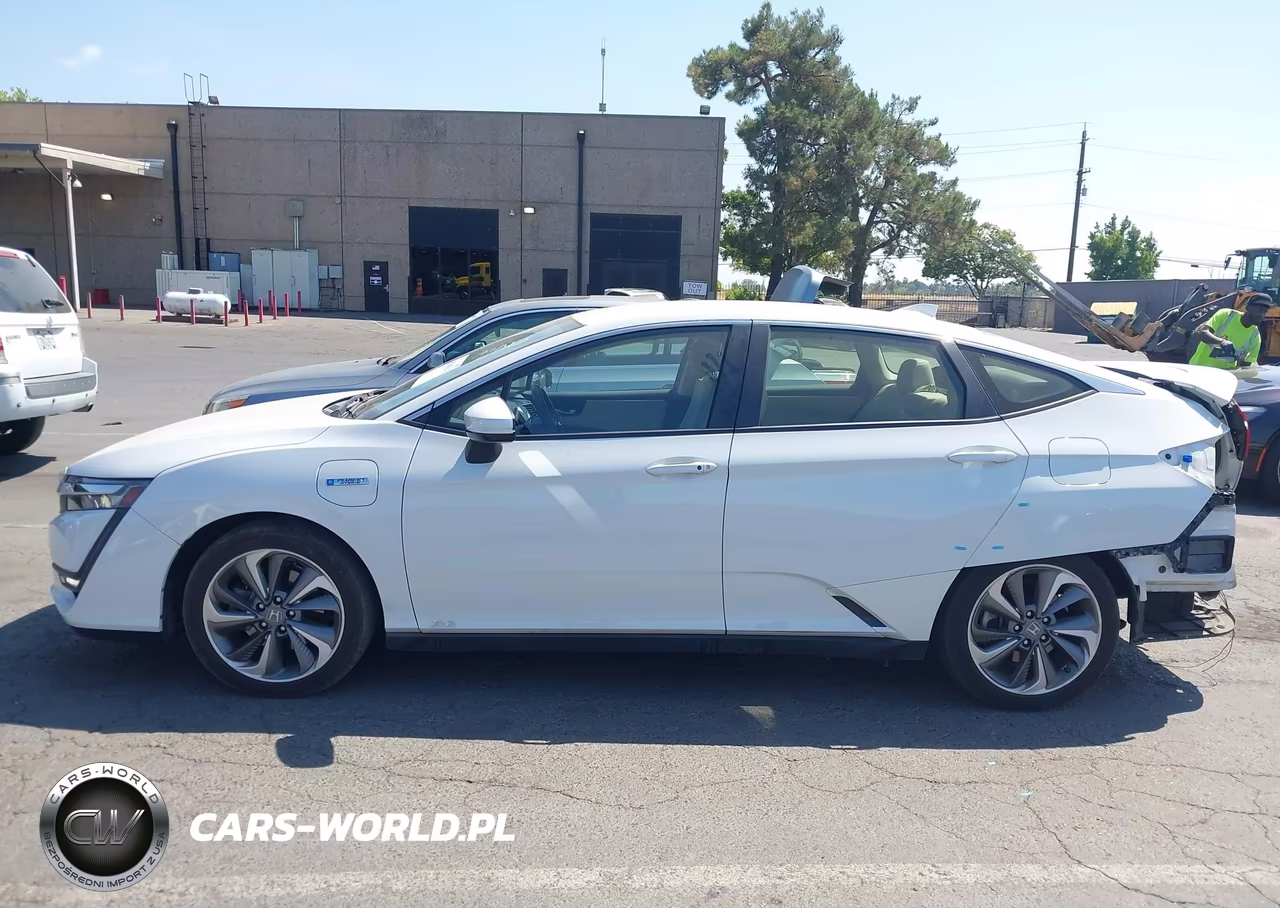 2018 Honda Clarity Plug-In Hybrid Touring VIN:JHMZC5F3XJC001474 - 15