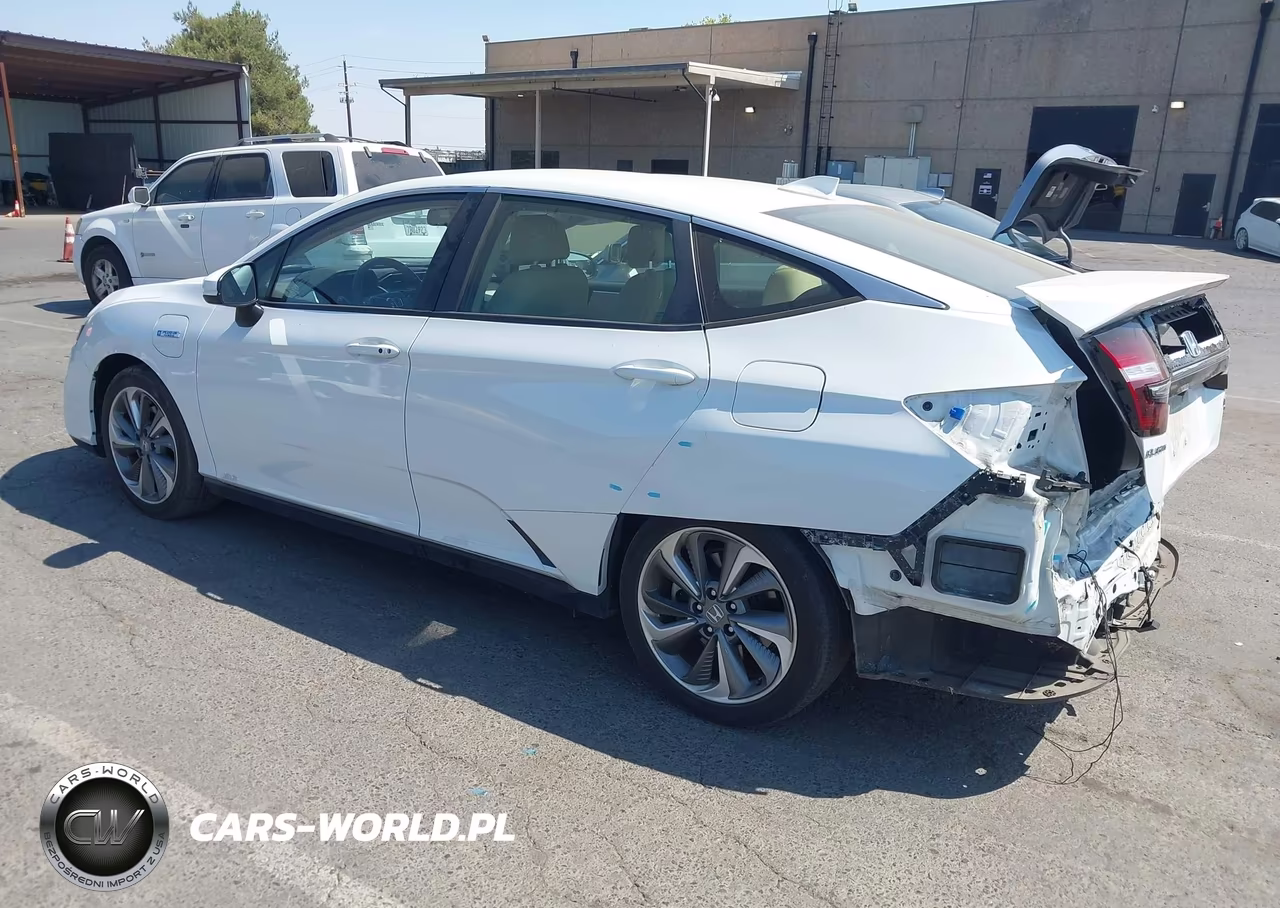2018 Honda Clarity Plug-In Hybrid Touring VIN:JHMZC5F3XJC001474 - 3