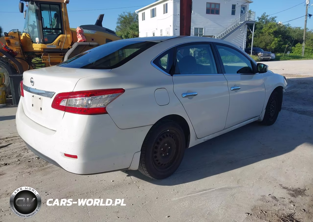 2015 Nissan Sentra S VIN:3N1AB7AP3FY285376 - 4