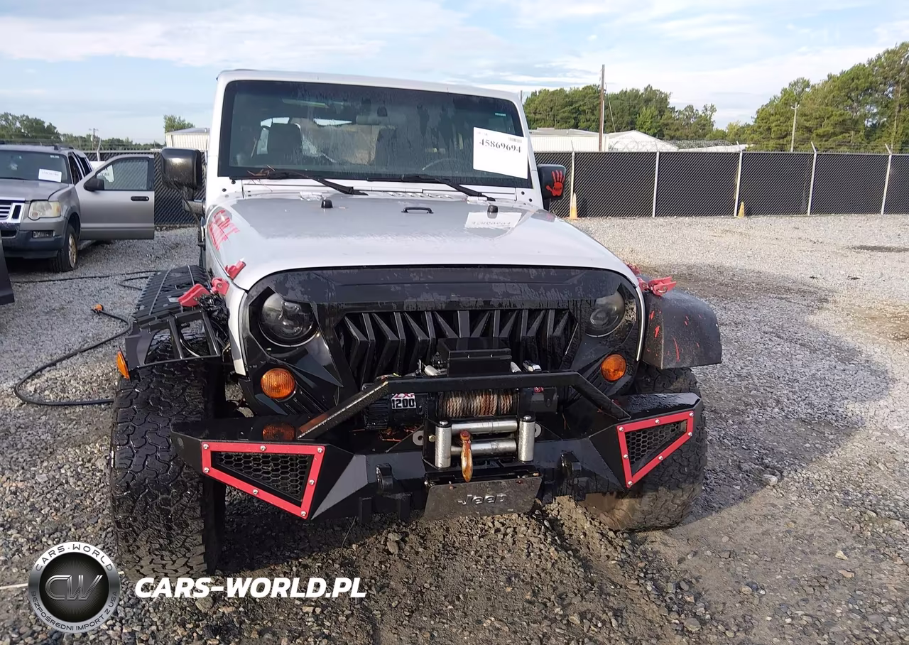 2012 Jeep Wrangler Unlimited Sahara VIN:1C4BJWEG4CL103942 - 12