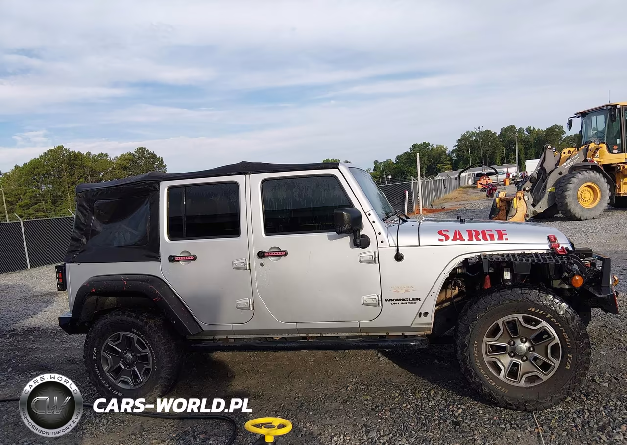 2012 Jeep Wrangler Unlimited Sahara VIN:1C4BJWEG4CL103942 - 13