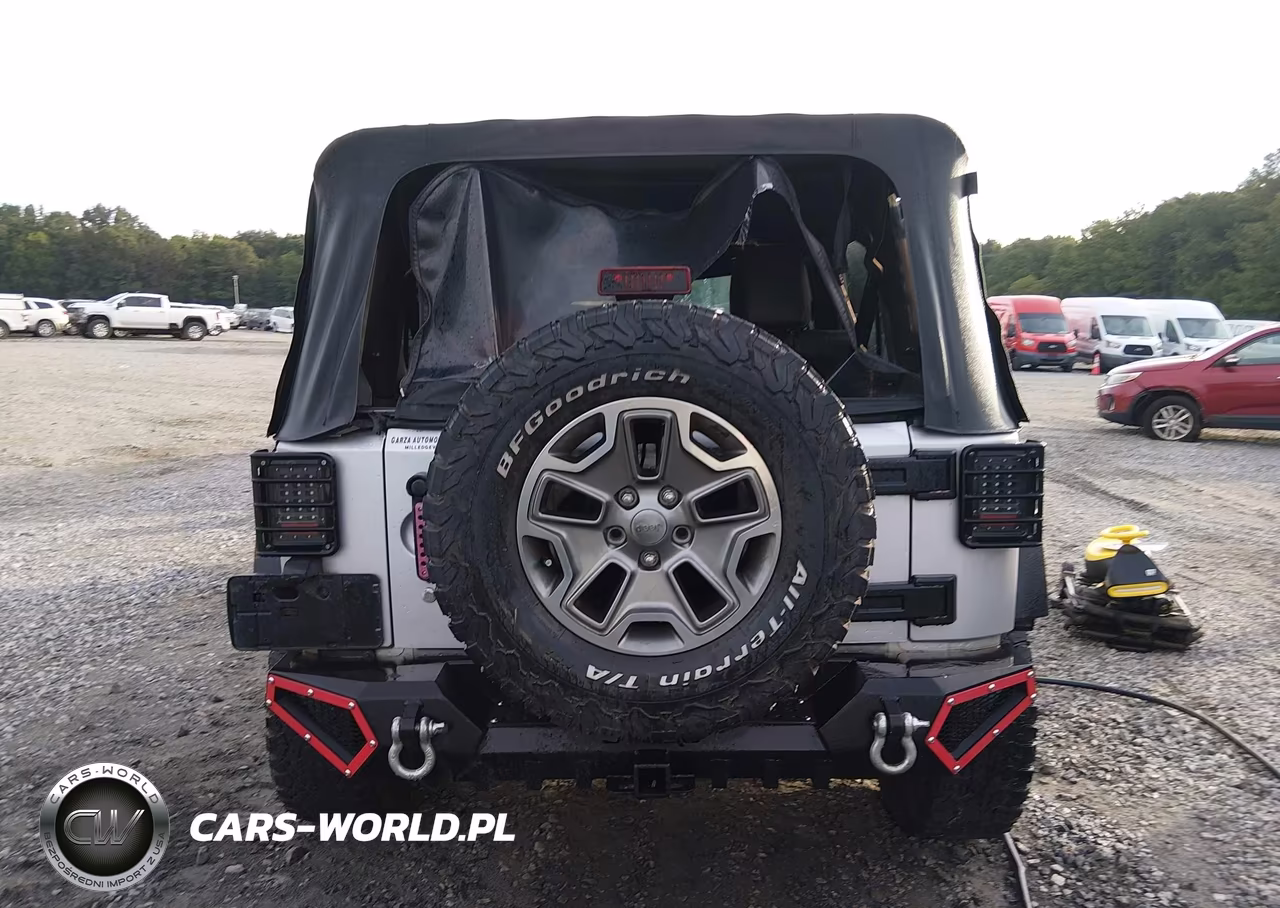 2012 Jeep Wrangler Unlimited Sahara VIN:1C4BJWEG4CL103942 - 16