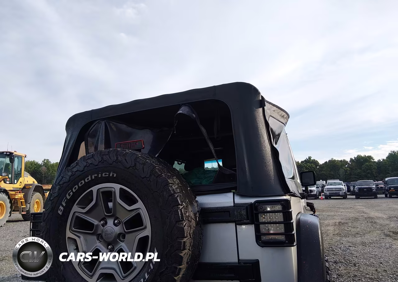 2012 Jeep Wrangler Unlimited Sahara VIN:1C4BJWEG4CL103942 - 6