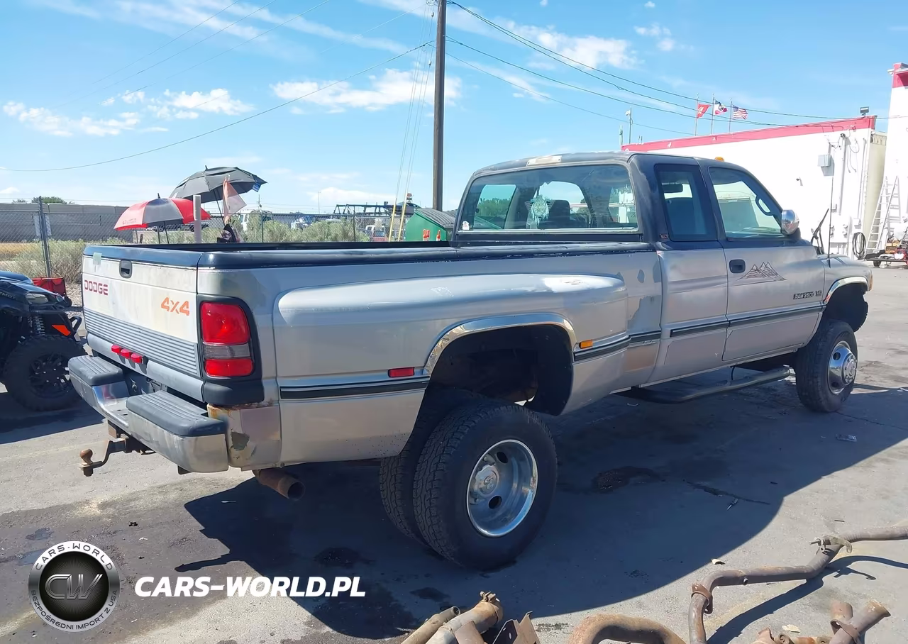 1996 Dodge Ram 3500 VIN:3B7MF33W5TM149619 - 4
