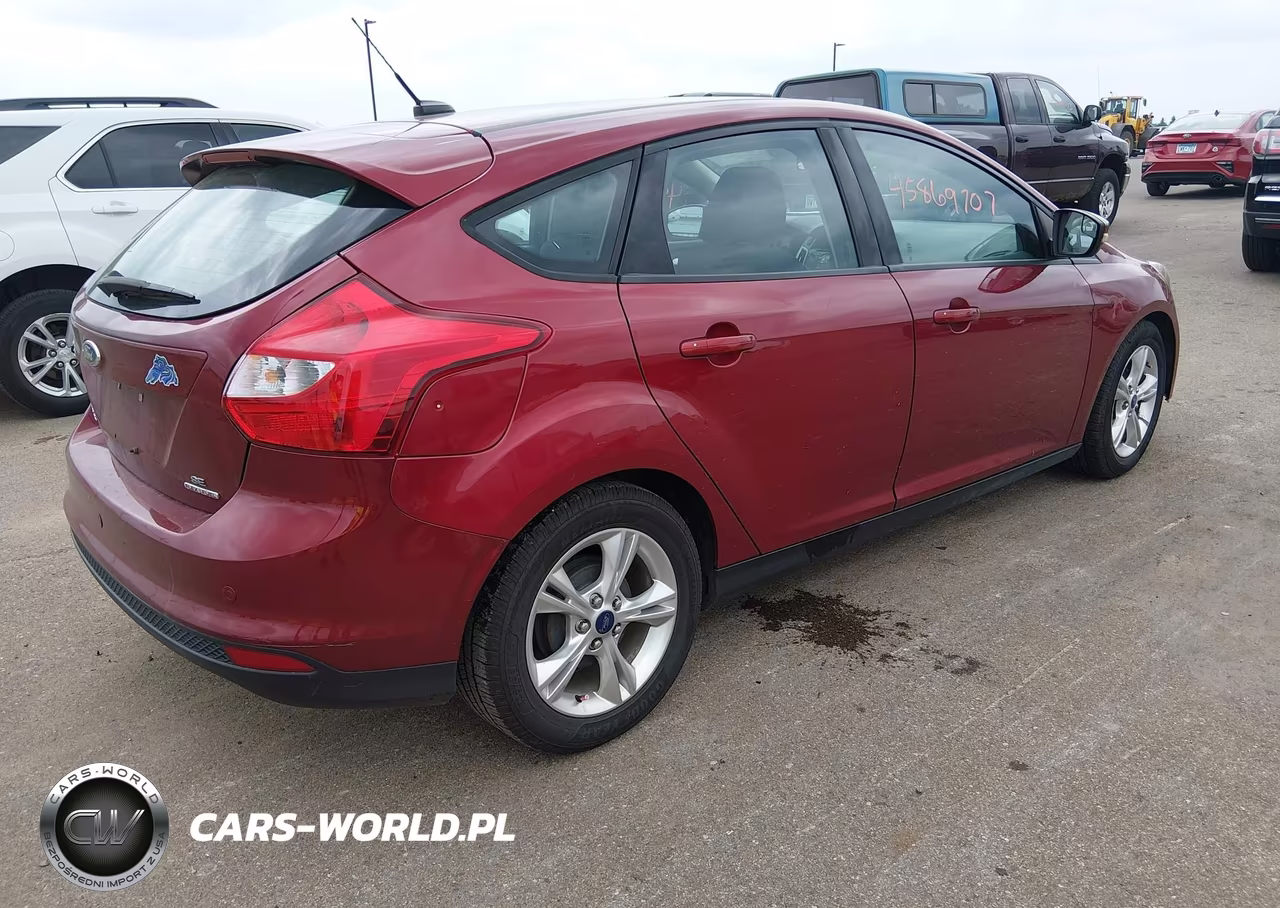 2014 Ford Focus Se VIN:1FADP3K22EL185077 - 4