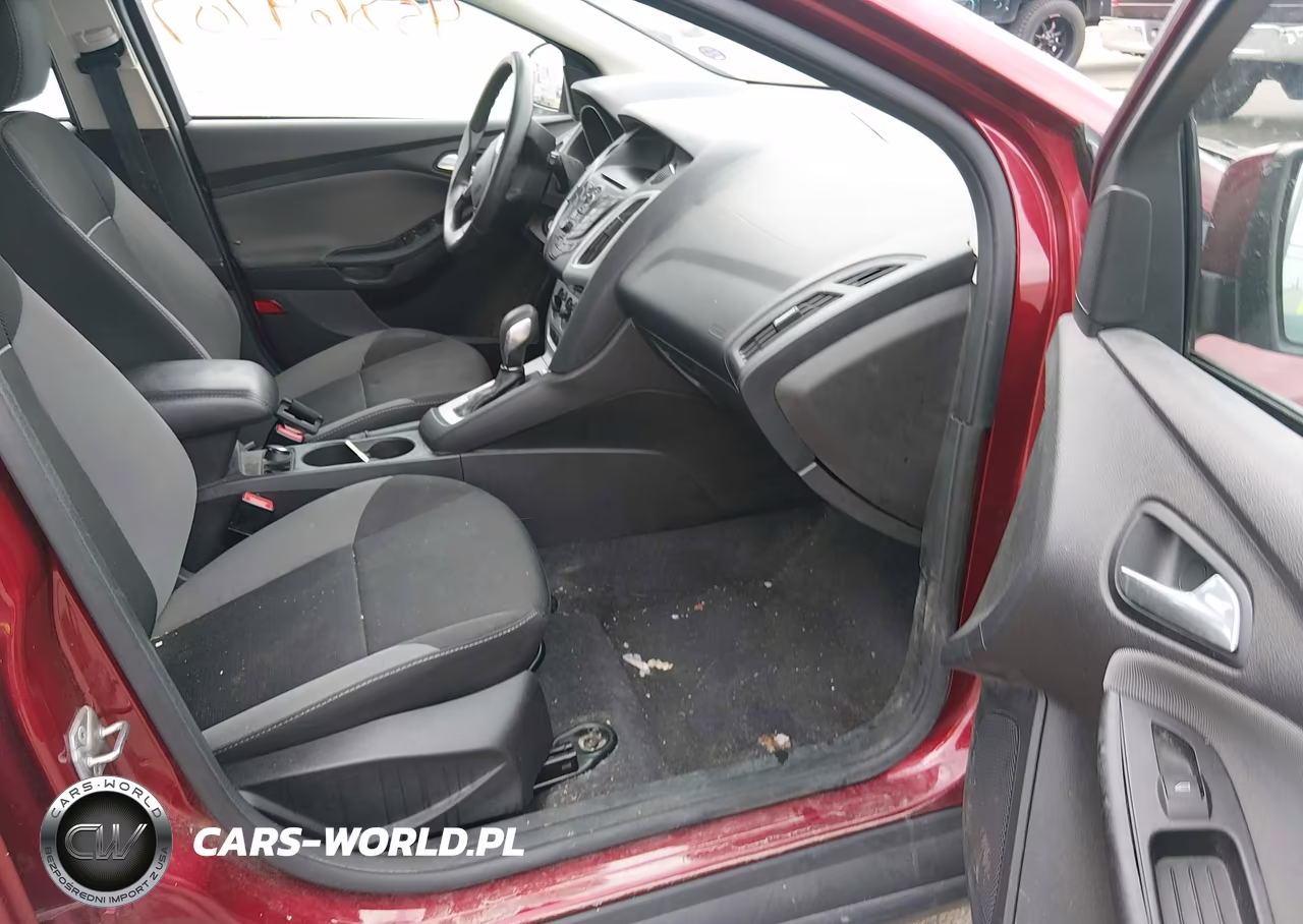 2014 Ford Focus Se VIN:1FADP3K22EL185077 - 5
